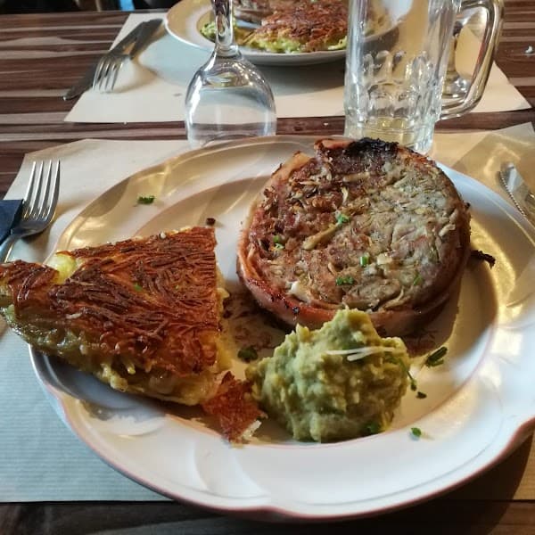 Restaurant Lou Goustadou à Ucel, France