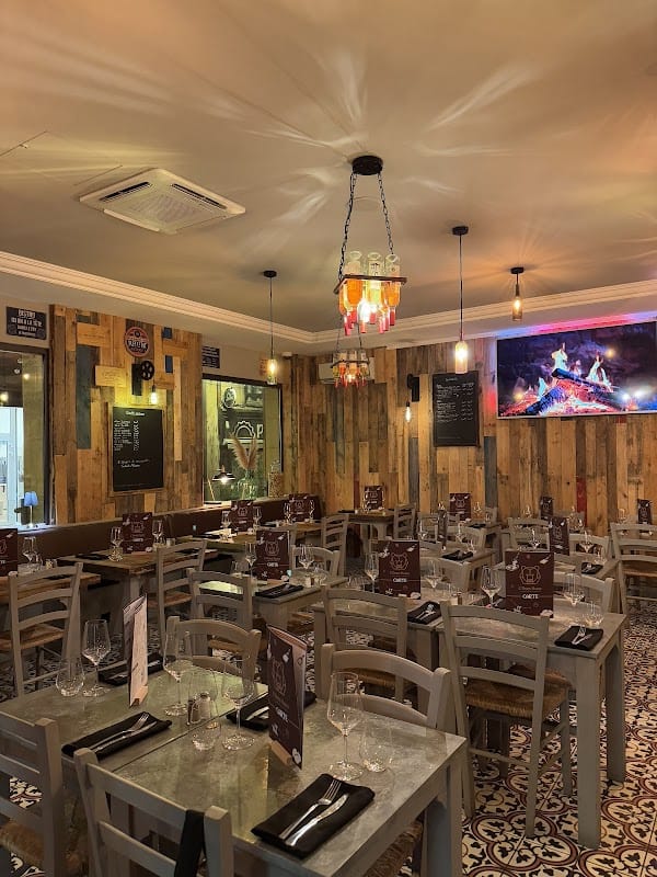 Restaurant L’Ours Hardi à Metz, France