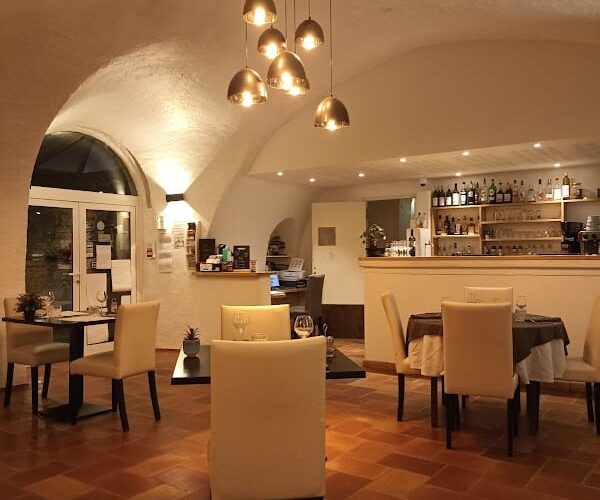 Restaurant L’OUSTAOU à Château-Arnoux-Saint-Auban, France
