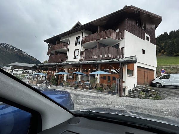 Restaurant L’Rateli à La Côte-d'Arbroz, France