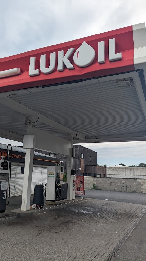 Restaurant LUKOIL Couvin CARREFOUR DELIWAY à Couvin, Belgique