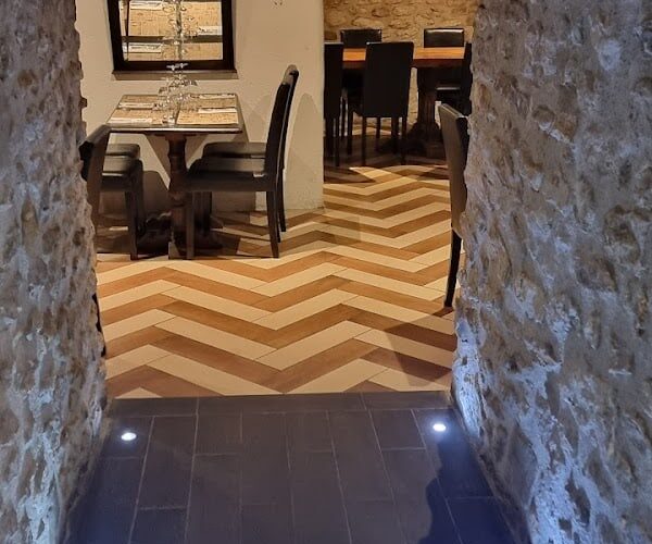 Restaurant L’Under à Fontainebleau, France