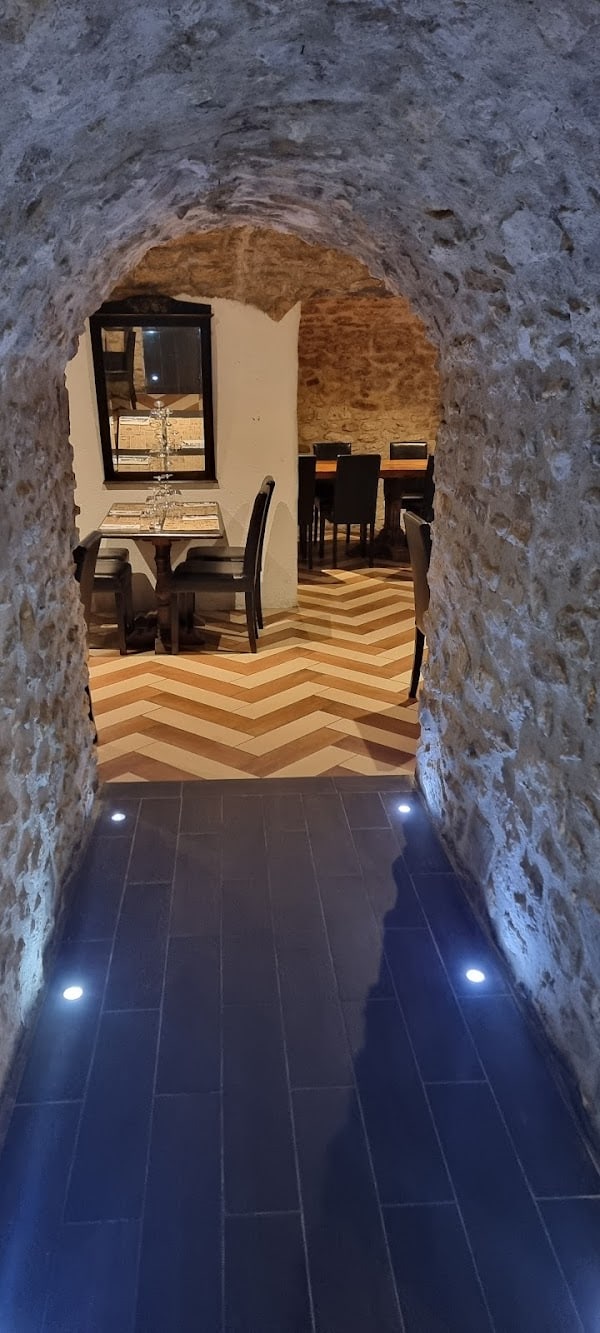 Restaurant L’Under à Fontainebleau, France