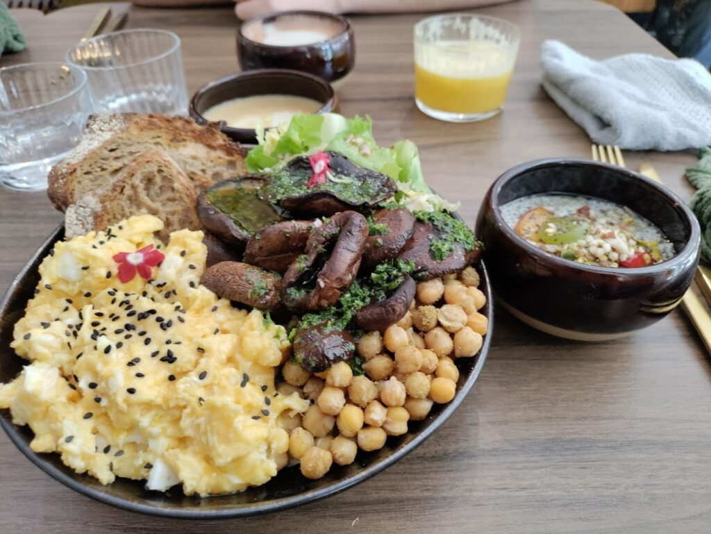 Restaurant Lundi au soleil à Annecy, France