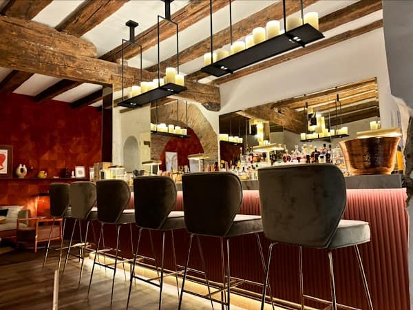 Restaurant Mademoiselle Folie, Salon de Thé & Cocktails à Chambéry, France