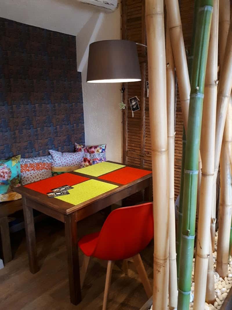 Restaurant Mademoiselle Liberthé à Sénas, France