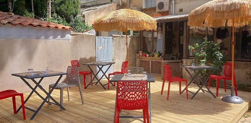 Restaurant Mademoiselle Liberthé à Sénas, France