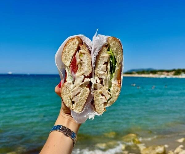 Restaurant Maison Bagels – Bagels & Salades à Saint-Cyr-sur-Mer, France