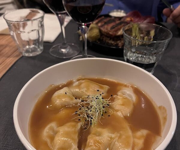 Restaurant Maison Gathi à Le Mans, France