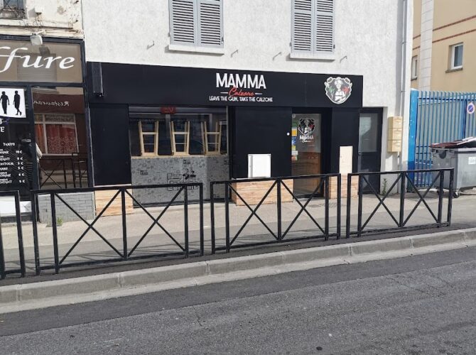 Restaurant Mamma Calzone à Trappes, France