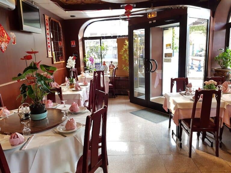 Restaurant Mantes Chinatown à Mantes-la-Jolie, France — photo 1