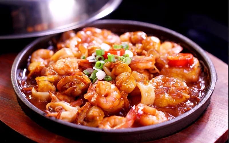 Restaurant Mantes Chinatown à Mantes-la-Jolie, France