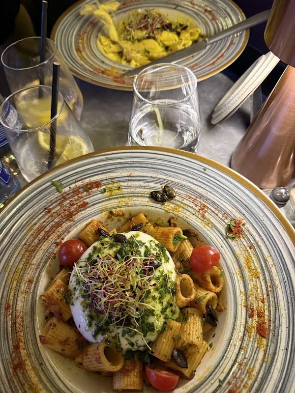 Maya Cocktails & Restaurant à Vaulx-en-Velin, France