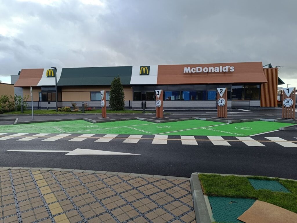 Restaurant McDonald’s à Breteuil, France