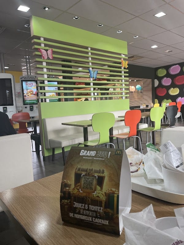 Restaurant McDonald’s à Neufchâteau, France