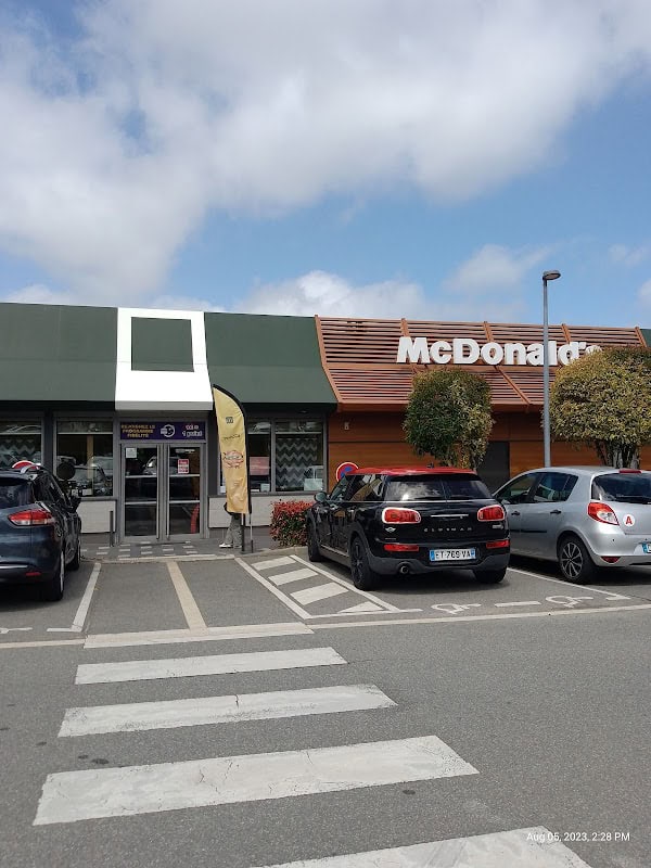Restaurant McDonald’s à Hennebont, France
