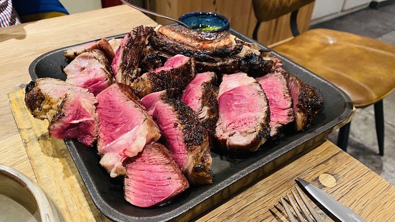 Restaurant Meat & wine Valbonne à Valbonne, France