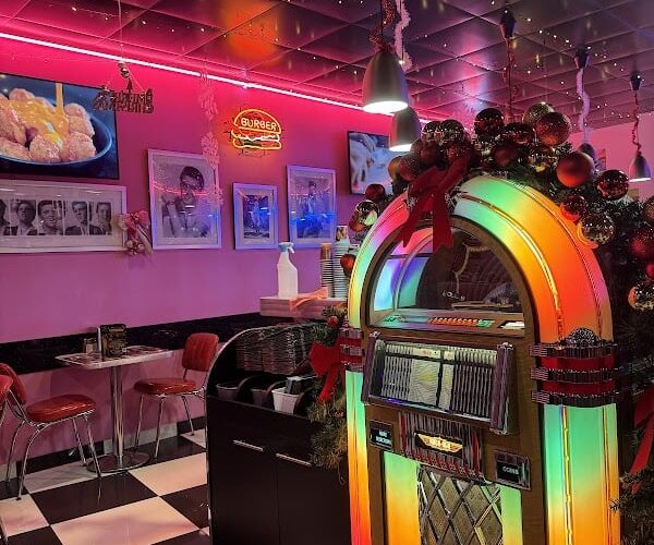 Memphis – Restaurant Diner à Beauvais, France