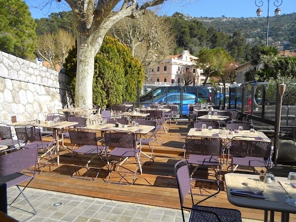 Restaurant Mets Vins Chics à Èze, France