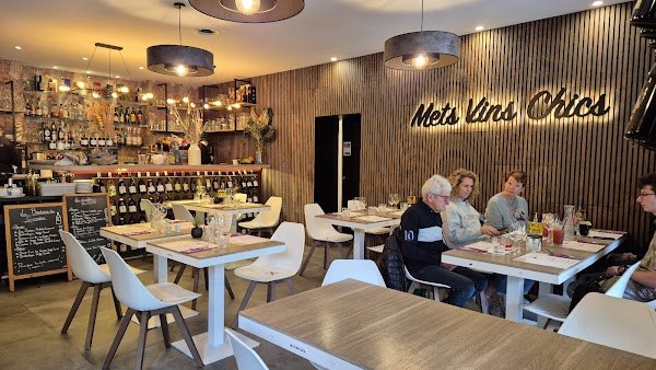 Restaurant Mets Vins Chics à Èze, France