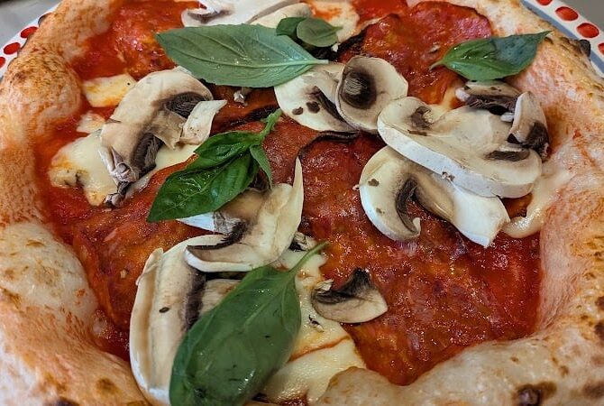 Restaurant Mia Nonna – Le Clan des Mamma, Pizzas & Cocktails – Nantes à Nantes, France