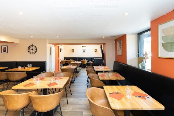 Restaurant Midi Vins à Ludres, France