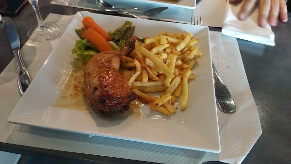 Restaurant Mon Petit Bistrot à Saint-Cyprien, France