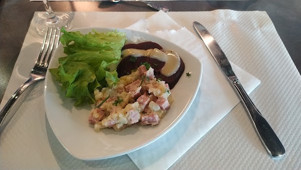 Restaurant Mon Petit Bistrot à Saint-Cyprien, France