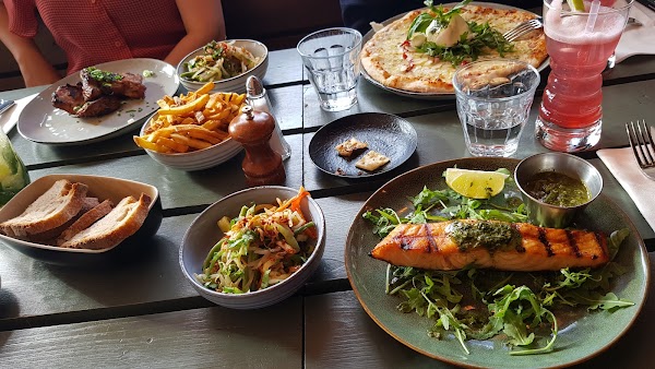 Restaurant Monsieur Moulinot à Issy-les-Moulineaux, France