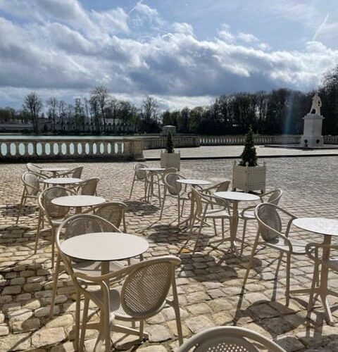MONUMENT CAFE FONTAINEBLEAU- RESTAURANT DU CHATEAU DE FONTAINEBLEAU à Fontainebleau, France