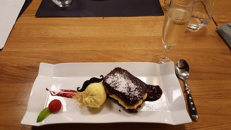 Restaurant Moustache à Esch-sur-Alzette, Luxembourg