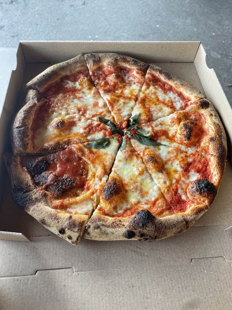 Restaurant Napoli Factory Pizzeria à Moissac, France