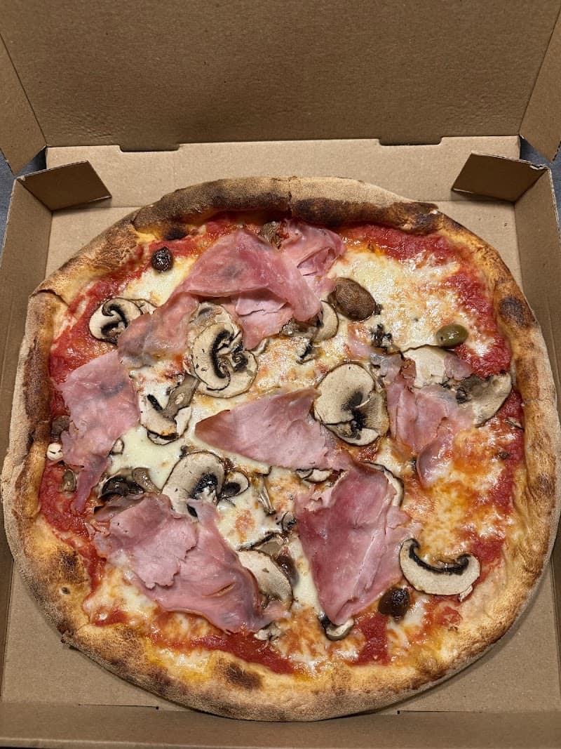 Restaurant Napoli Factory Pizzeria à Moissac, France