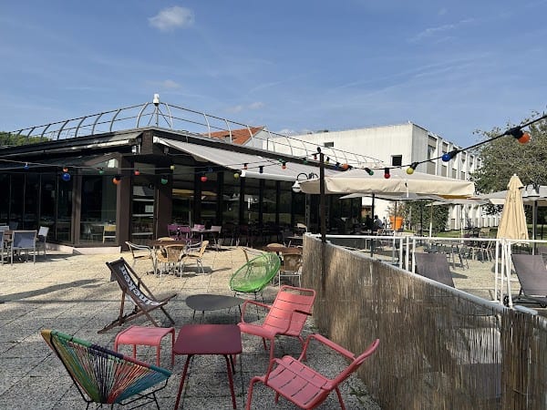 Restaurant N’Café à Saclay, France