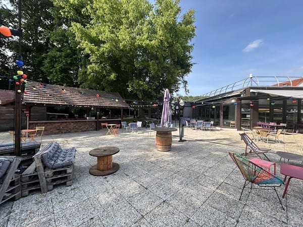 Restaurant N’Café à Saclay, France
