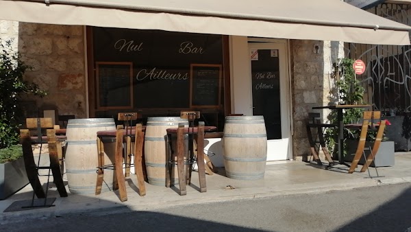 Restaurant Nul Bar Ailleurs à Roquebrune-Cap-Martin, France