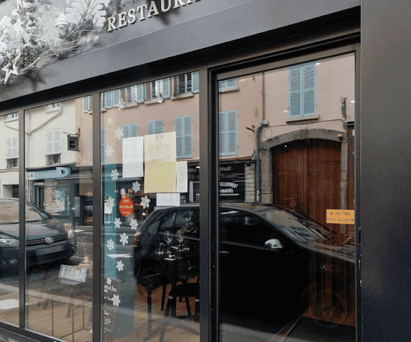 Restaurant Ô Phénicia à Fontainebleau, France