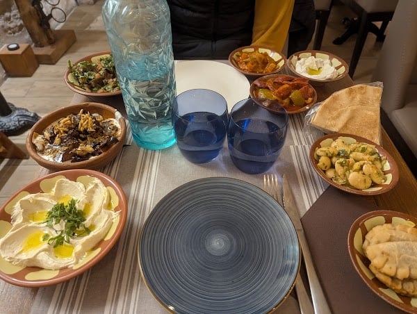 Restaurant Ô Phénicia à Fontainebleau, France