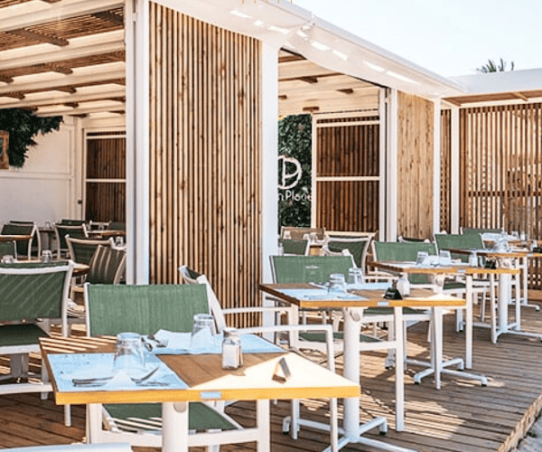 Restaurant Open Plage à Saint-Cyr-sur-Mer, France
