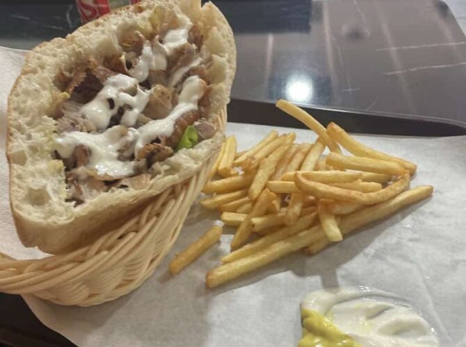 Restaurant Pacha Kebab à Villefontaine, France