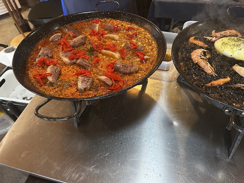 Restaurant Paella del sol (champion de France de paella 2024 & 2 ème International paella VALENCIANA au feu de bois 2025) à Saint-Jean-de-Luz, France