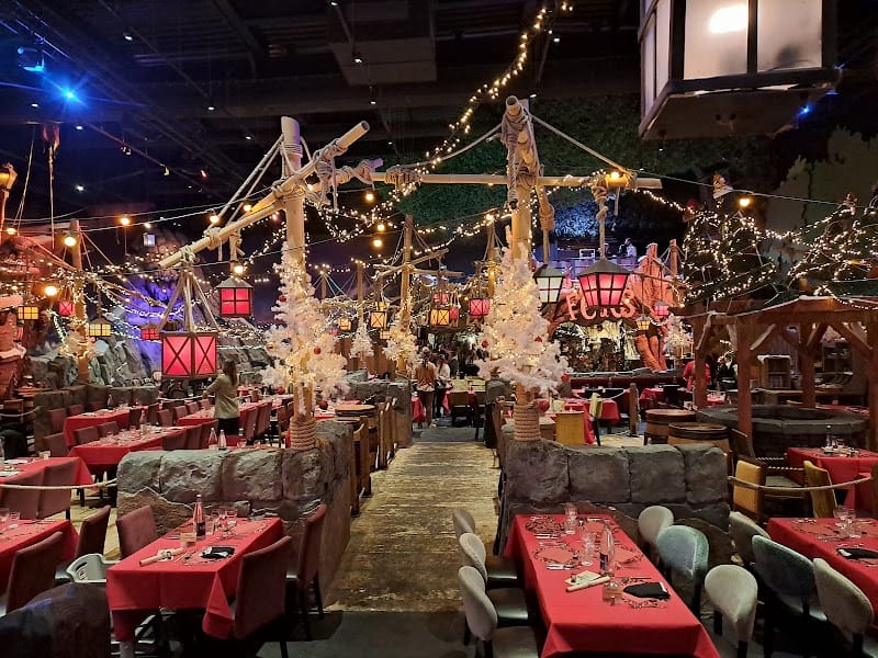Pirates Paradise Lille | Restaurant immersif à Neuville-en-Ferrain, France