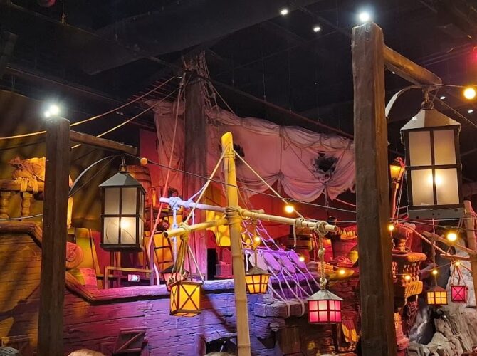 Pirates Paradise Lille | Restaurant immersif à Neuville-en-Ferrain, France