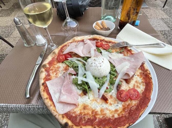 Restaurant Pizza Del Teatro à Mantes-la-Jolie, France