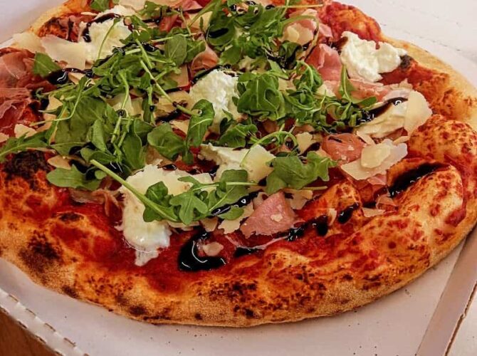 Restaurant pizza O’5B à Mallemort, France