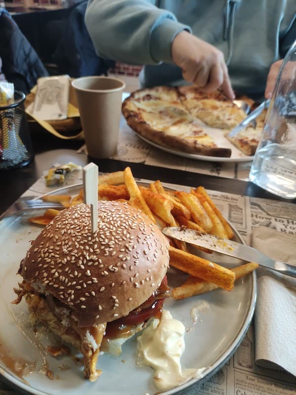 Restaurant PizzBurg’ Guéret à Guéret, France