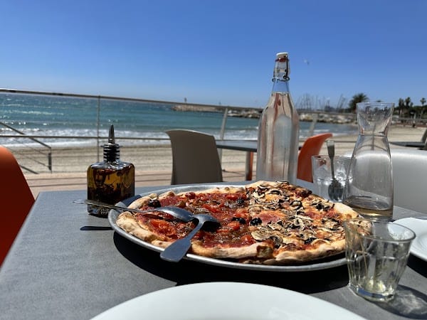 Restaurant Pizzeria aux étoiles à Saint-Cyr-sur-Mer, France