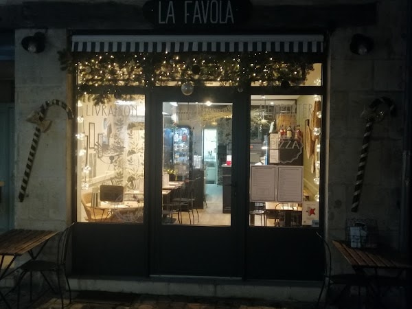 Restaurant Pizzeria La Favola à Saint-Jean-d'Angély, France