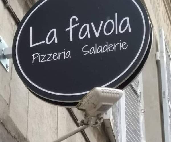 Restaurant Pizzeria La Favola à Saint-Jean-d'Angély, France