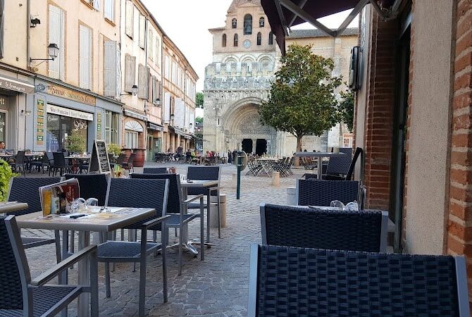 Restaurant Pizzeria ” Le Parvis “ à Moissac, France